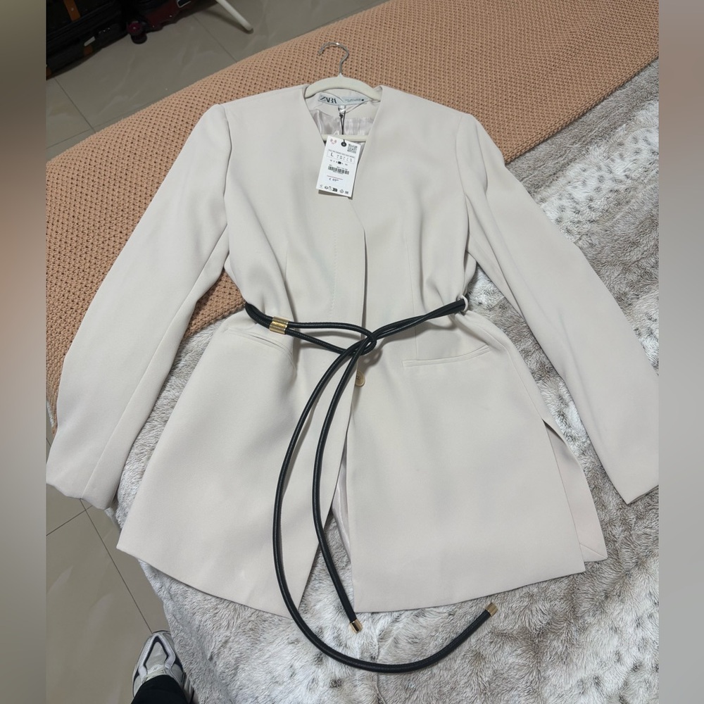 Zara Women’s Cream Blazer